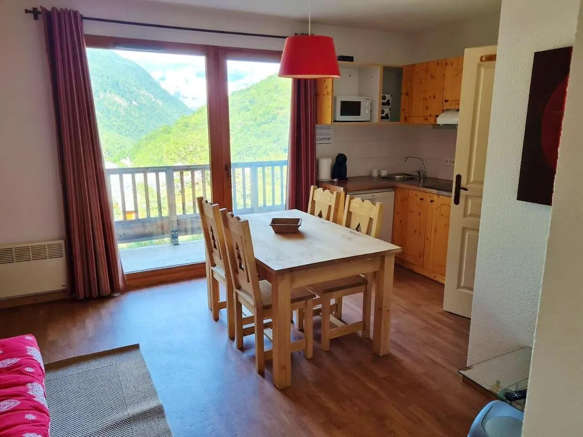 Appartement Charmant A Orelle Avec Jacuzzi 32 M² 0*,  France